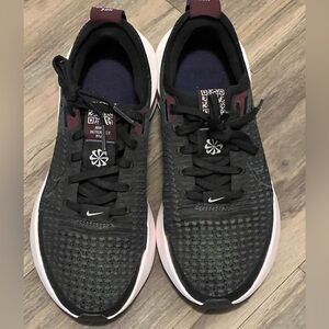 Nike Interact Run Women’s Black White Breathable Mesh Lace Up Running Sneakers